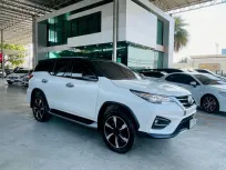 Toyota Fortuner 2.8TRD Sportivo 2 WD( White Pearl Crystal / Black Top)ปี20 มือแรก