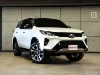 2025 Toyota FORTUNER 2.4 Legender 4WD Black Top SUV AT ไมล์แท้ 1 หมื่น (รุ่นแต่งจากโรงงาน) B9238