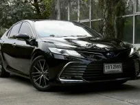 2021 Toyota CAMRY 2.5 HEV Premium รถเก๋ง 4 ประตู รถบ้านมือเดียว 