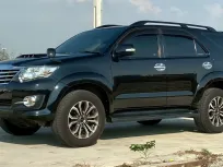 TOYOTA FORTUNER 3.0 V ขับ2 ปี 2015จด2016