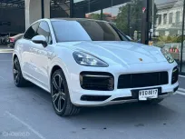 2023 Porsche Cayenne S E-Hybrid Coupe สีขาว
