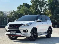 Toyota Fortuner 2.8 TRD Sportivo 2017 รถบ้าน สวยจัด ไมล์น้อย มือเดียวป้ายแดง  