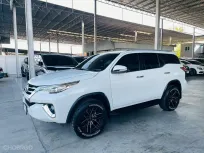 TOYOTA FORTUNER 2.8 V 4WD ปี 2015 รถสวย มือแรกออกห้าง พร้อมใช้ ไมล์แท้ TOP สุด รับประกันตัวถังสวย