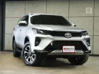 2022 Toyota FORTUNER 2.4 Leader V 4WD SUV AT ไมล์แท้ 9 หมื่น รับประกัน 5 ปี 150,000 KM B5476