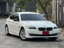 BMW  525d 2.0 Luxury F10 รถสวยขับดีมีเซอร์วิสมาให้ รถบ้านฝาก