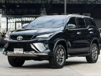FORTUNER 2.4 LEADER V  2023 สีดำ สปอร์ต ปีใหม่ ผ่อน 16,000