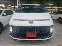 Hyundai Staria 2.2 Premium with Sunroof 2023 ไมล์น้อยมาก มือเดียวป้ายแดง  เจ้าของขายเอง 