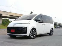 Hyundai Staria 2.2 Premium with Sunroof 2023 ไมล์น้อยมาก มือเดียวป้ายแดง  เจ้าของขายเอง 