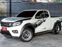 NISSAN NAVARA NP300 2.5 CAB BLACK EDITION CALIBRE M/T ปี2019แท้ (MNC) สีขาว
