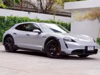 2022 : Porsche Taycan 4S Cross Turismo ( Wagon)