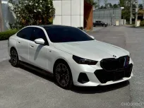 BMW 5 Series 530e 2025 รถยนต์ไฟฟ้าสมรรถนะสูง ไมล์น้อย มือเดียวป้ายแดง  