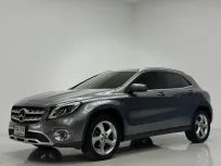 2018  Benz Gla200