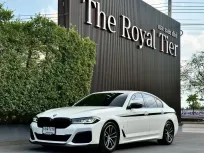 2022 BMW 5 Series 2.0 520d รถเก๋ง 4 ประตู รถบ้านแท้ ไมล์น้อย 