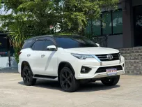 2018 TOYOTA FORTUNER TRD รถมือเดียวออกป้ายแดง รถวิ่งน้อยเพียง 120,000กม รถไม่เคยมีอุบัติเหตุครับ