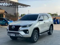 Toyota Fortuner 2.4 V 2021 ราคาพิเศษสุด