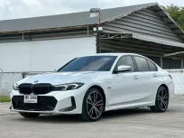 2023 BMW 3 Series 2.0 330e รถเก๋ง 4 ประตู รถสวย ไมล์น้อย 20,000 km มือเดียวป้ายแดง 