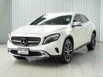 BENZ GLA-CLASS 200 ปี 2015 สีขาว โฉม W156 ปี14-20