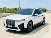 2023 BMW iX 70.0kWh xDrive40 SUV ผ่อนได้ รถสวย ไมล์น้อย 