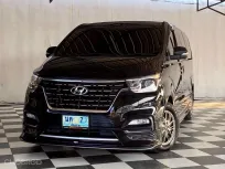 HYUNDAI NEW H1 2.5 DULUXE DAIMOND เกียร์ออโต้ ปี 2020 จด 2021