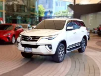 2018 Toyota Fortuner 2.8 TRD Sportivo ฟรีดาวน์ รถสวยพร้อมใช้ 