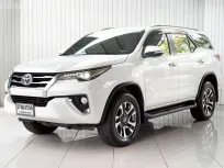 Toyota Fortuner 2.4 V ปี 2016 รถมือสองสภาพดี