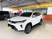 Toyota Fortuner 2.4 Leader 2023 สภาพป้ายแดง ไมล์น้อยสุดๆ