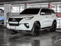 Toyota Fortuner 2.4 V 2018 รถ SUV สภาพดี ไมล์น้อย