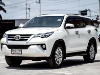 Toyota Fortuner 2.4V 2015 รถยนต์อเนกประสงค์ยอดนิยม