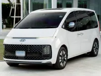 HYUNDAI STARIA 2.2 TOP /SUNROOF ปี 2022 สีขาว