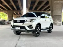 2018 Toyota Fortuner 2.8 TRD  black top 4WD ฟรีดาวน์ รถสวยพร้อมใช้ 