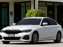 2019 BMW 3 Series 2.0 330i รถเก๋ง 4 ประตู รถบ้าน