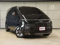 2023 Hyundai Staria 2.2 Premium with sunroof Van AT ไมล์แท้ รับประกันตัวรถ 5 ปี 150,000 KM B7779