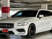 2022 Volvo V60 Recharge 2.0 Ultimate T8 Plug-in รถเก๋ง 5 ประตู รถบ้านมือเดียว ไมล์ย้อย  