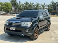 Toyota Fortuner 3.0V 4wd เกียร์ออโต้ ปี 2010 สีดำ 