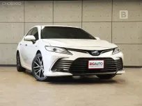2023 Toyota CAMRY 2.5 HEV Premium Luxury Sedan AT ไมล์แท้ รับประกันตัวรถ 5 ปี 150,000 KM B6496