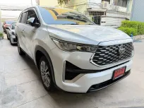 Toyota Innova Zenix 2.0 HEV Premium ปี 2024 สีขาวมุก