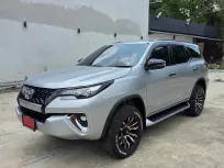 Toyota Fortuner 2.4 V ปี 2019 รถบ้าน มือเดียว ไมล์น้อย 2,700 km. 