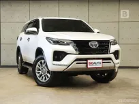2021 Toyota FORTUNER 2.4 V 4WD SUV AT ไมล์แท้ 3 หมื่น รุ่น TOP สุดเครื่องยนต์ 2.4 B7831