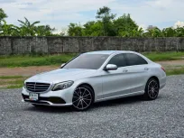 MERCEDES-BENZ C220d Exclusive [W205] Facelift ปี 2019 ซีดานหรู เครื่องดีเซลสุดประหยัด ออฟชั่นจัดเต็ม