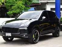 Cayenne SE-Hybrid Platinum Edition ปี 2017  Plug in Hybird เครื่อง 3.0 cc 462 แรงม้า เบาะภายในสีดำ