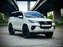 Toyota Fortuner 2.4 V 2018 รถ SUV สภาพดี ไมล์น้อย