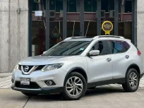 รถครอบครัวราคาถูก Nissan X-Trail 2.5V 4x4WD SUNROOF ปี 2015 