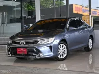 Toyota CAMRY 2.0G ปี 2017 รถบ้านแท้มือเดียว ใช้น้อยเข้าศูนย์ ไม่เคยติดแก๊ส สวยเดิมทั้งคัน ออกรถ0บาท