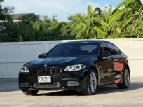 2015 BMW SERIES 5 528i M SPORT โฉม F10 สีดำ เกียร์ออโต้ เครื่องเบนซิน Twin Turbo รับประกันตัว