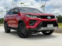 TOYOTA Fortuner 2.4v 2WD AT ปี 2017 แปลงหน้า Legender