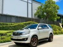 TOYOTA Fortuner 3.0 V 2013 มือเดียว ไมล์น้อย 60,000 km ของแต่งครบ  
