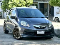 Honda Brio 1.2V AT เครื่องยนต์: เบนซิน เกียร์: ออโต้  ปี: 2014 สี: เทา