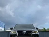 2022 Toyota Fortuner 2.4 V SUV ลดราคา