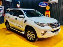 TOYOTA FORTUNER 2.8 V 2016 4WD TOP สภาพใหม่ ไมล์น้อย  มือเดียวป้ายแดง  