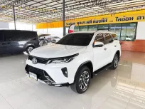 Toyota Fortuner 2.4 Leader 2023 รถ SUV สภาพป้ายแดง ไมล์น้อยมาก